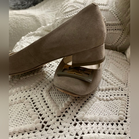 Tory Burch Designer Tan suede leather mini heel size 7 - Picture 2 of 3